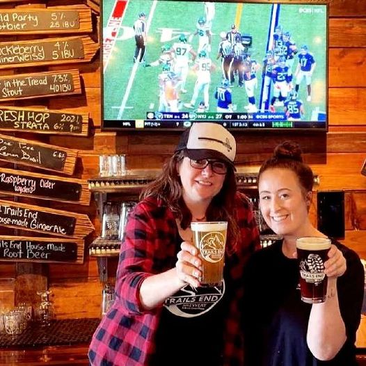 Pints, pizza and football Sundays 🍺🍕🏈 #trailsendbrewery #pnw #brewery #breweries