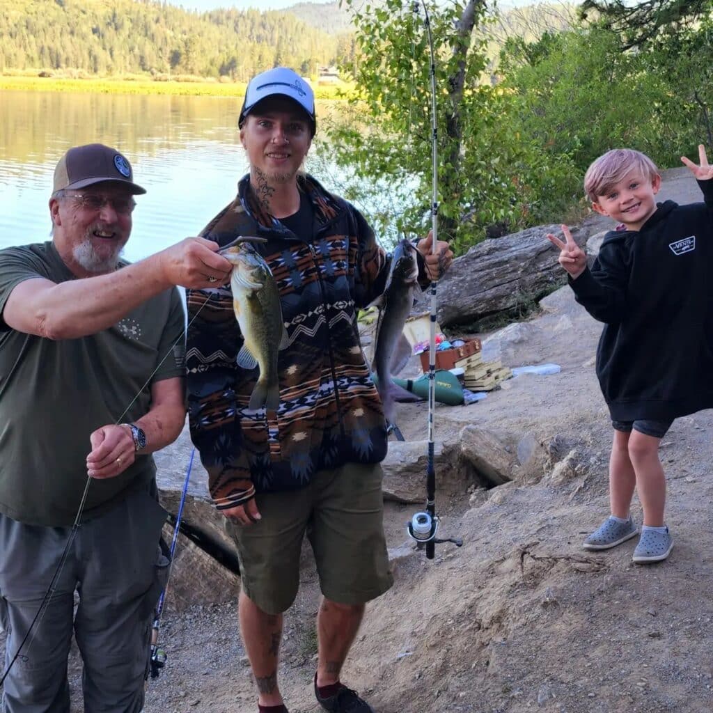 Catchin fish & breaking poles. Family out reppin Trails End.